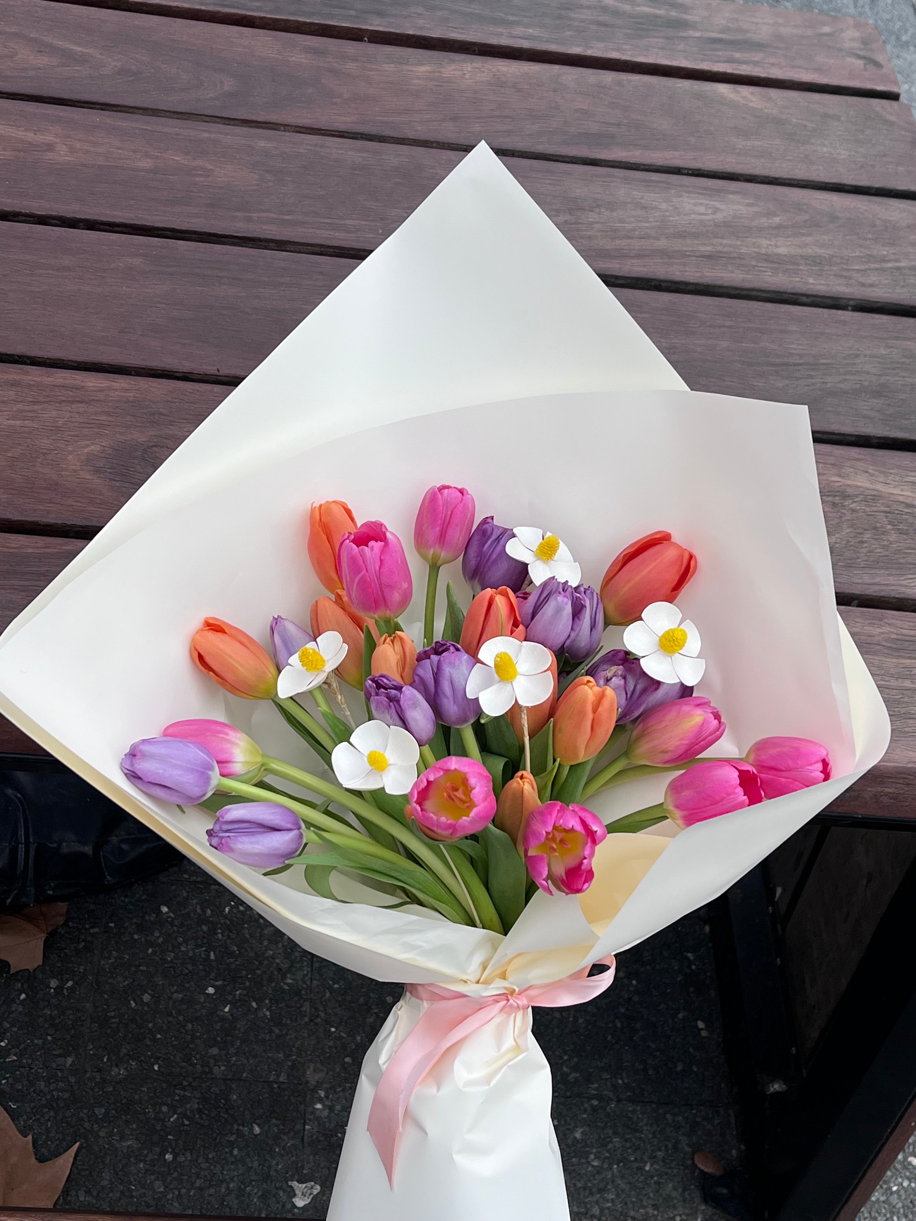 Tulip Hour — Seasonal Tulip Bouquet